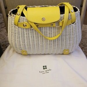 Basket weave hand bag